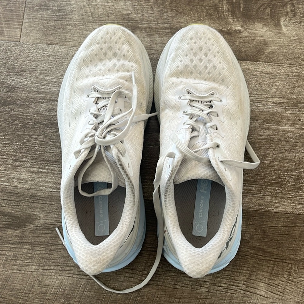 Hoka Clifton trainers 9